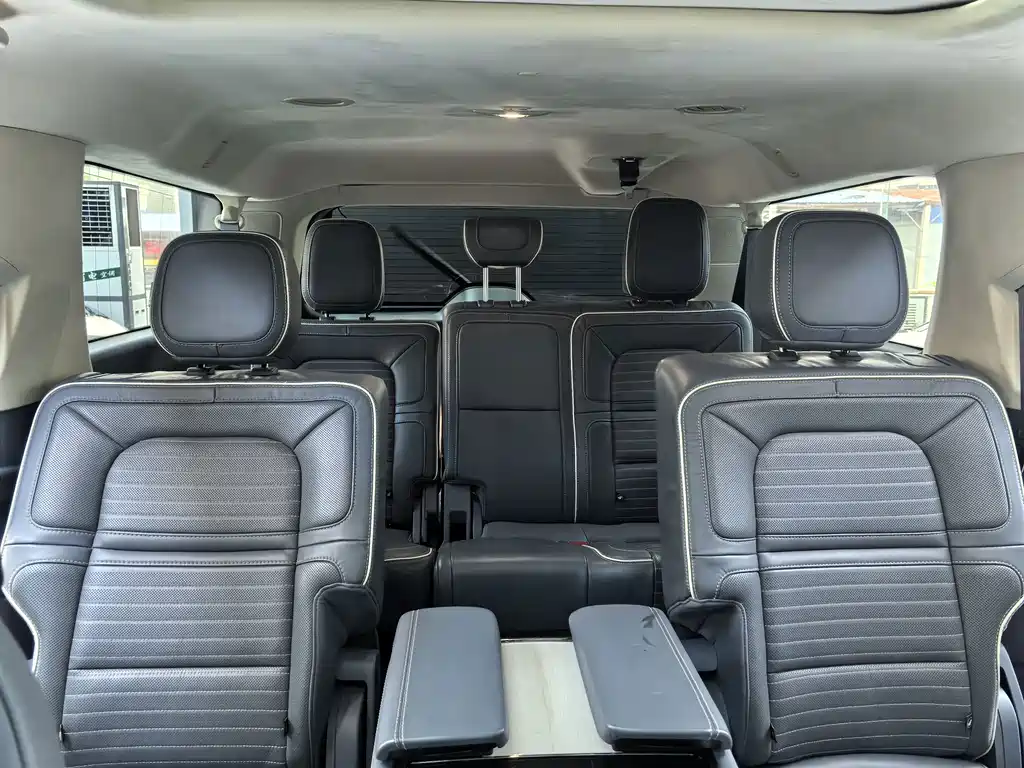 Lincoln Navigator — фото 13