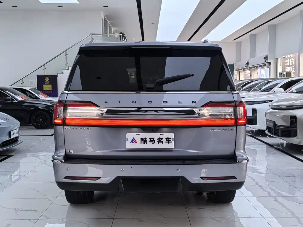 Lincoln Navigator — фото 17