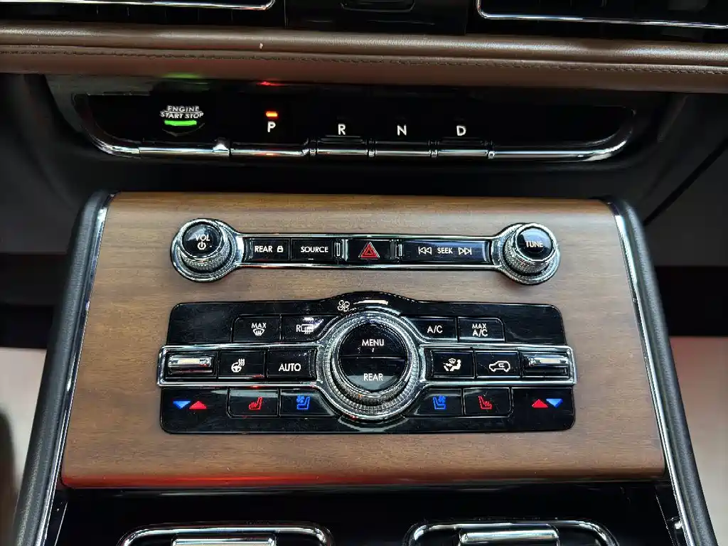 Lincoln Aviator — фото 6