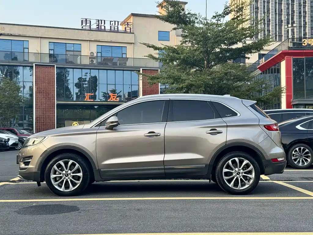 Lincoln MKC — фото 6