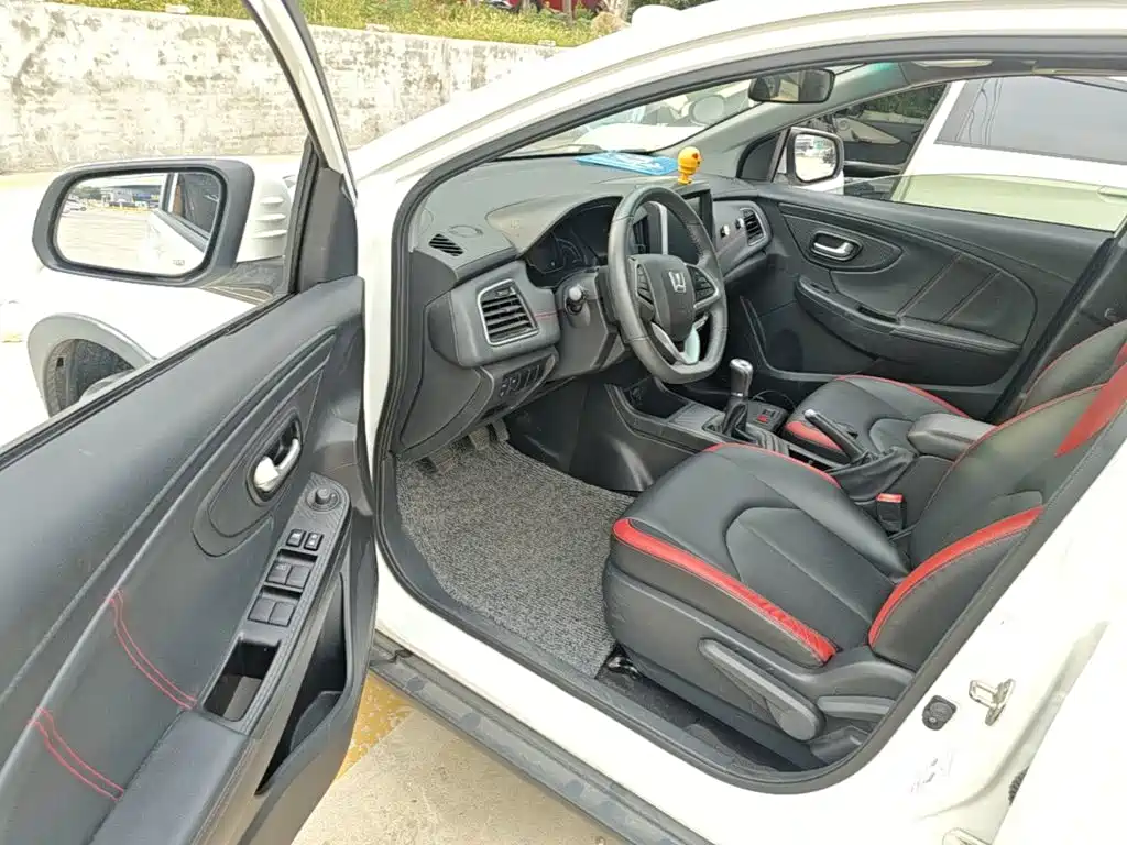 Luxgen U5 SUV — фото 16