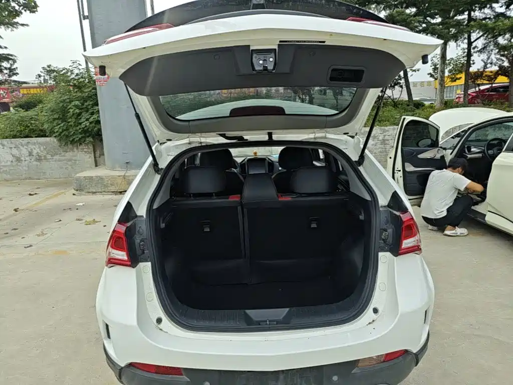 Luxgen U5 SUV — фото 19