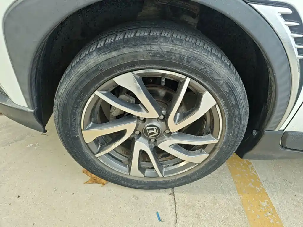 Luxgen U5 SUV — фото 23