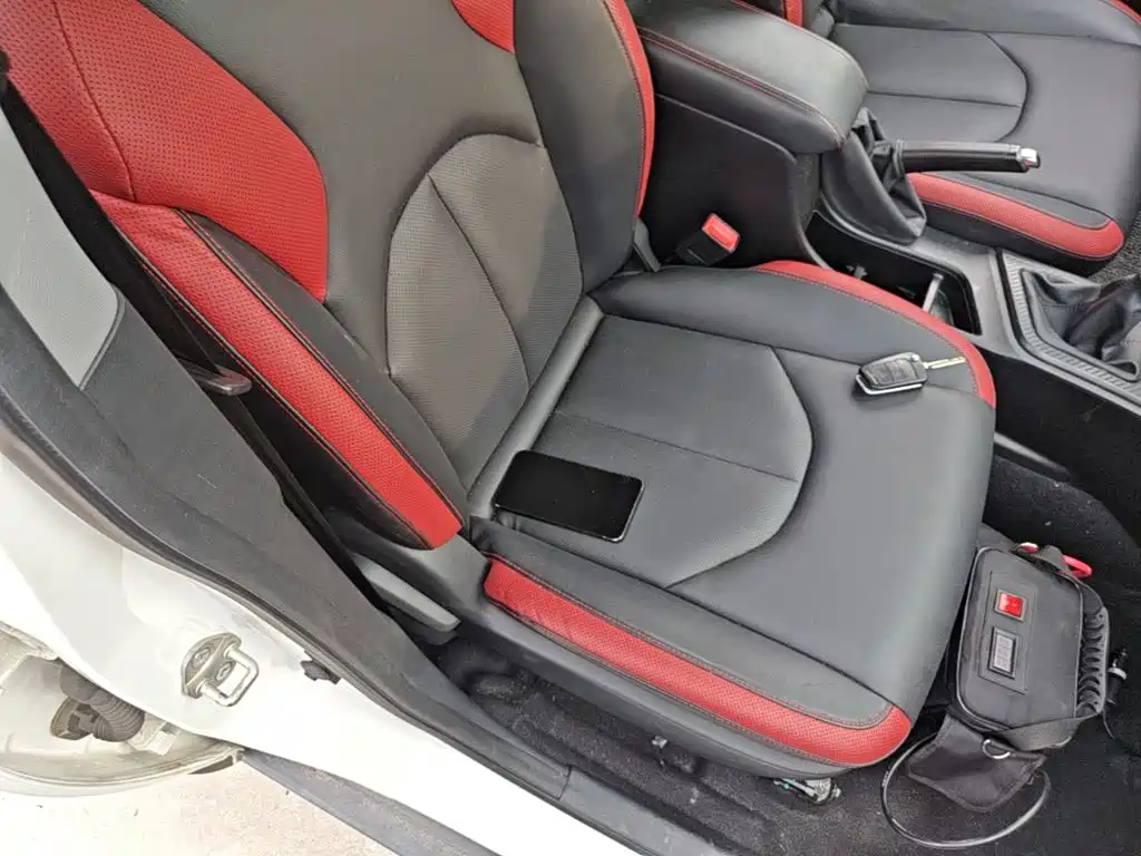 Luxgen U5 SUV — фото 25