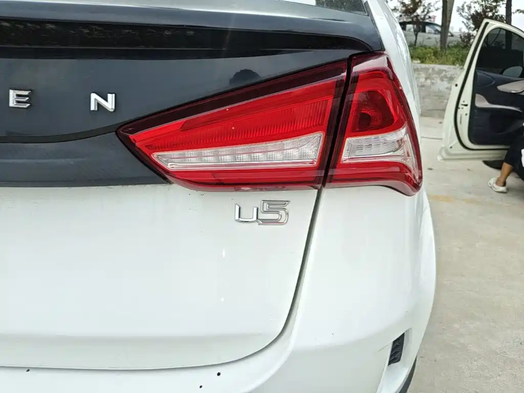 Luxgen U5 SUV — фото 8