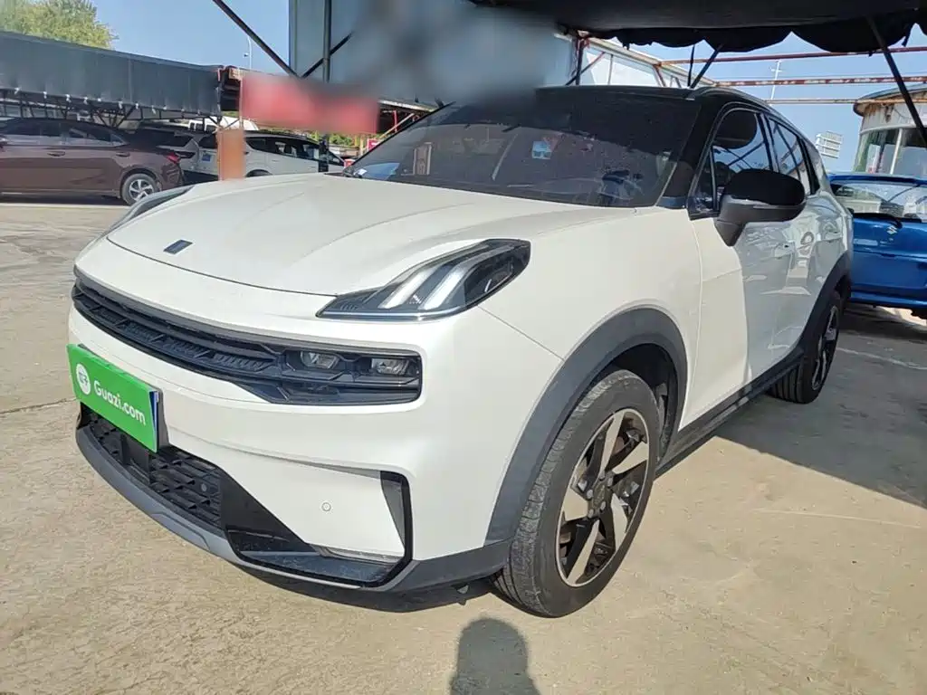 Lynk & Co 06