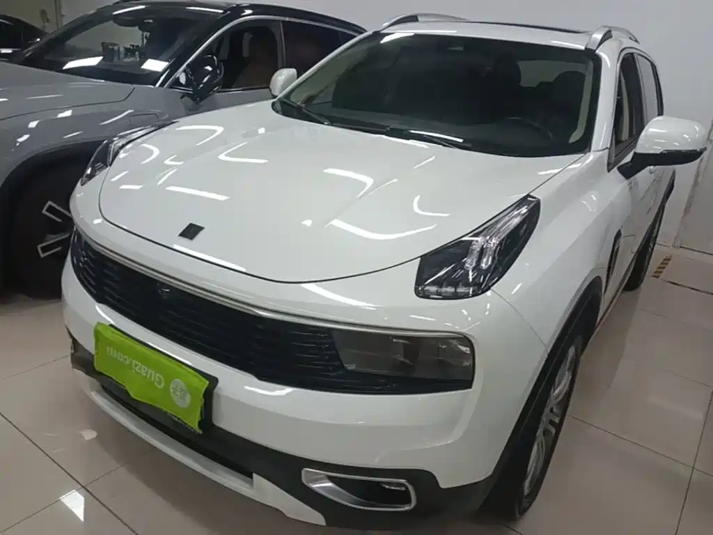 Lynk & Co 01