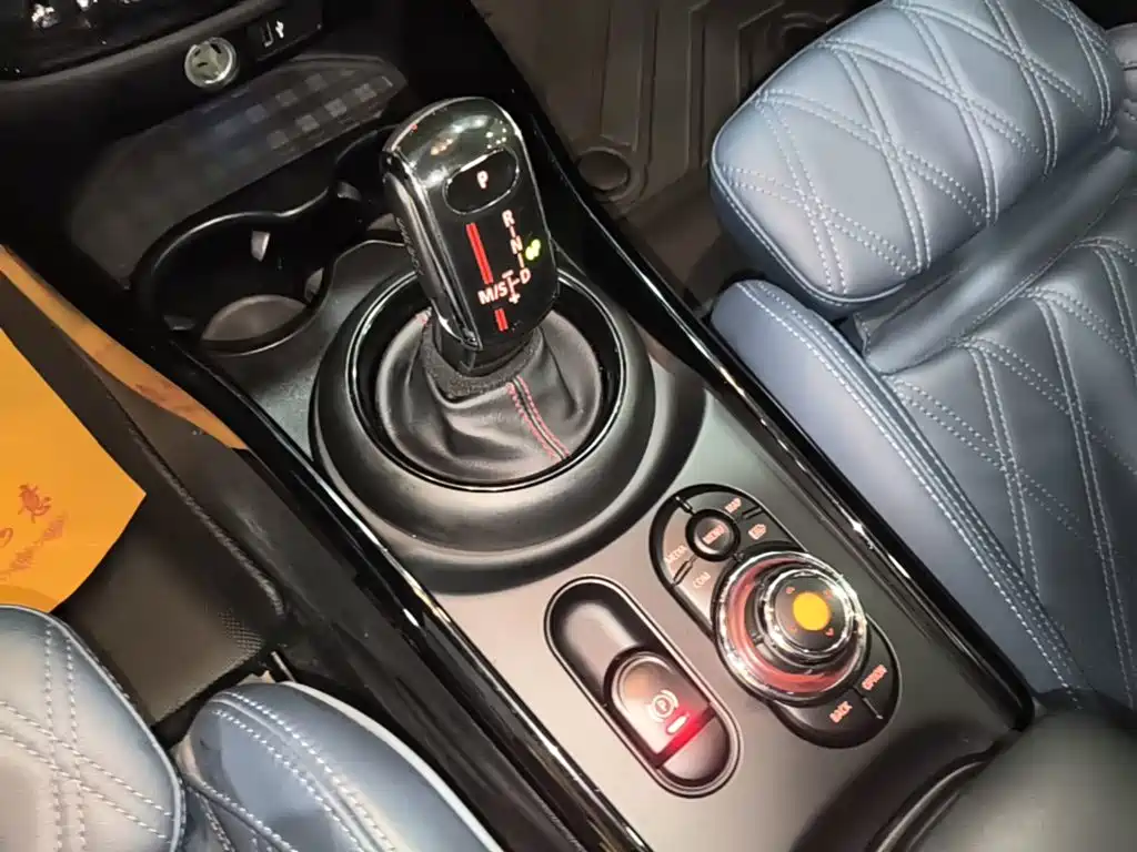 MINI Mini Clubman — фото 14