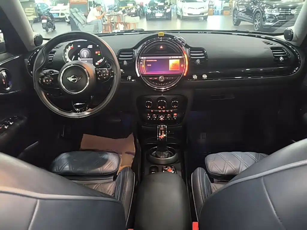 MINI Mini Clubman — фото 10