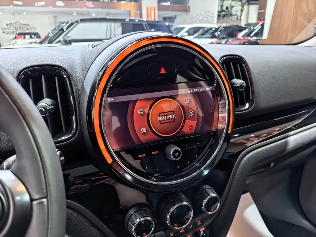 MINI Mini Countryman — фото 10