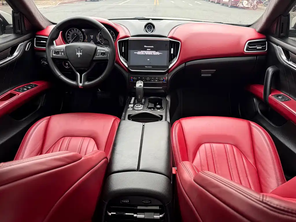 Maserati Ghibli — фото 13