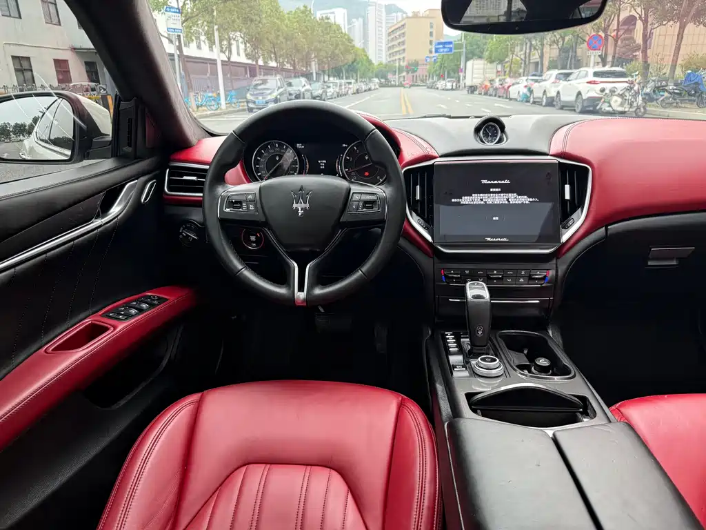 Maserati Ghibli — фото 14