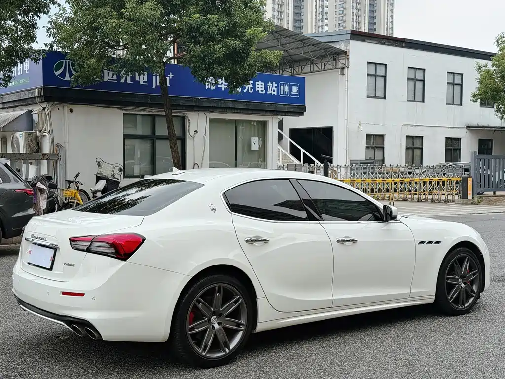 Maserati Ghibli — фото 7