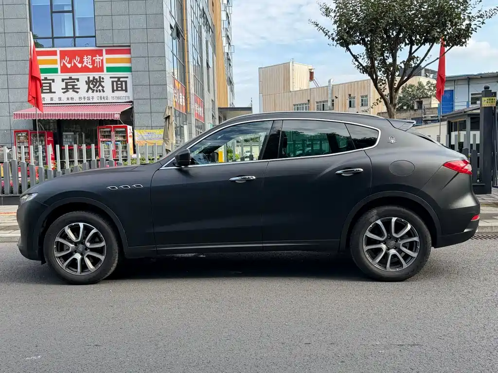 Maserati Levante — фото 3