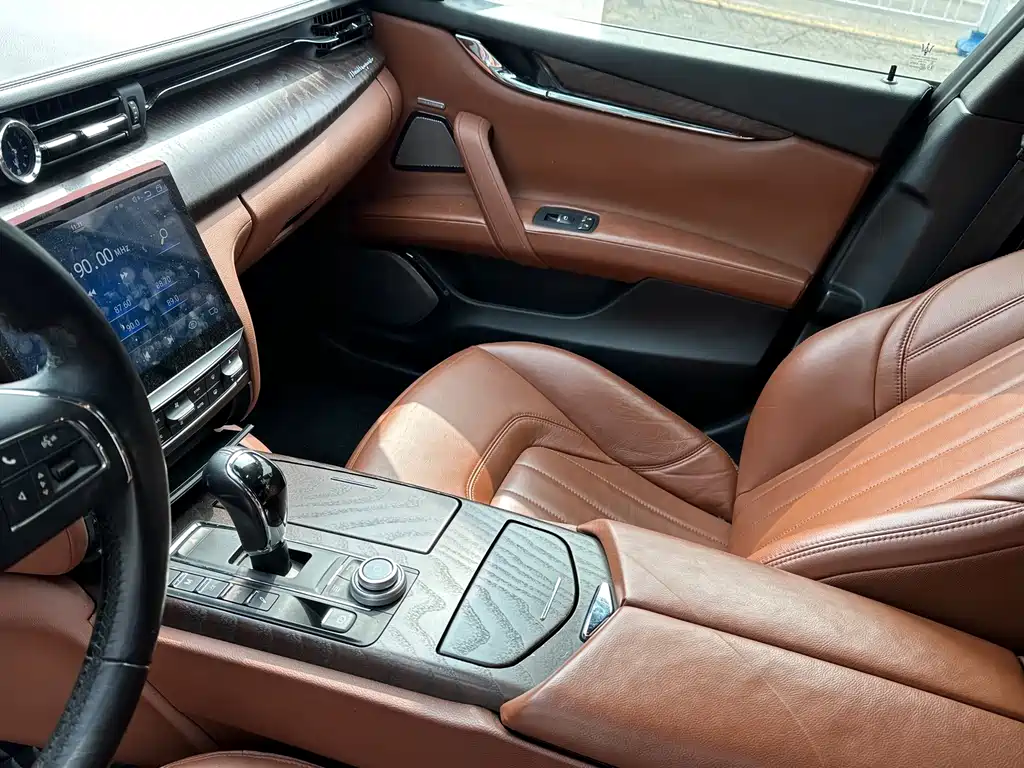 Maserati Quattroporte — фото 4