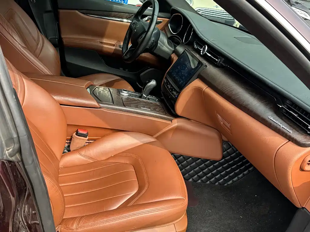 Maserati Quattroporte — фото 9