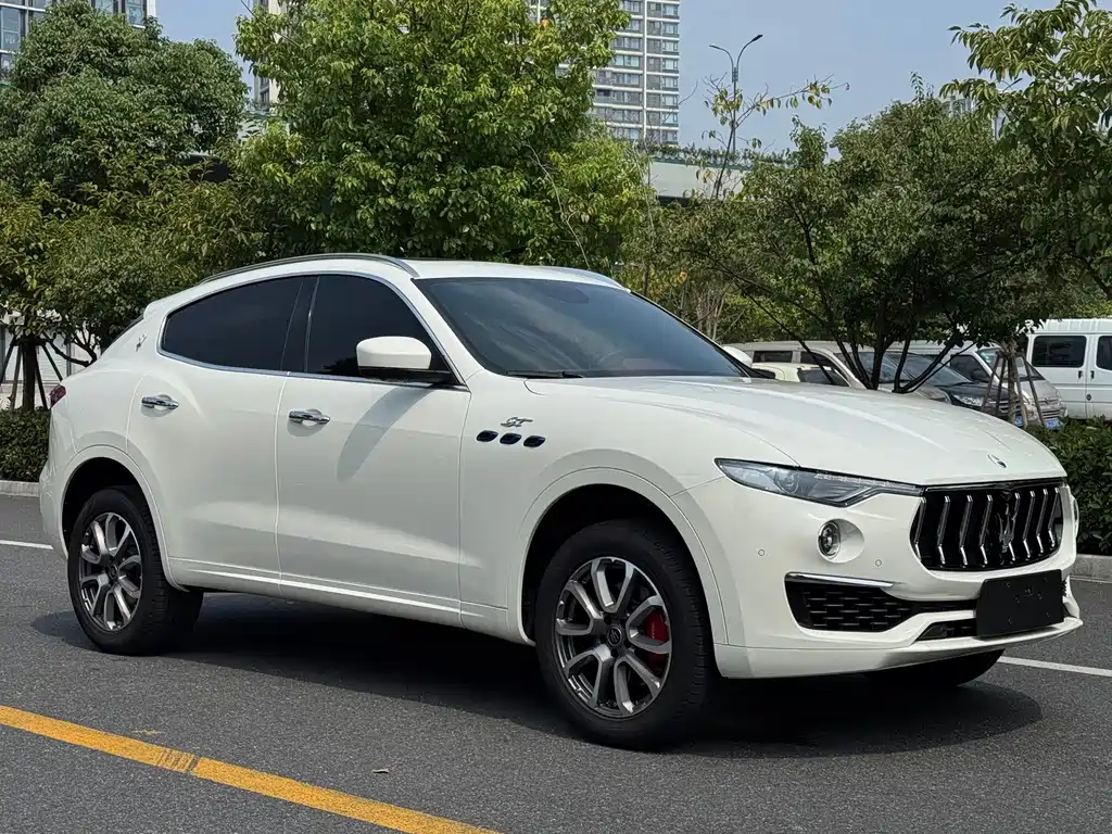 Maserati Levante — фото 3