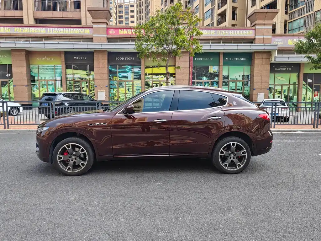 Maserati Levante — фото 7
