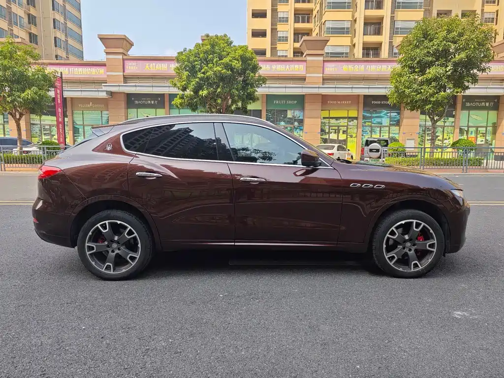 Maserati Levante — фото 8