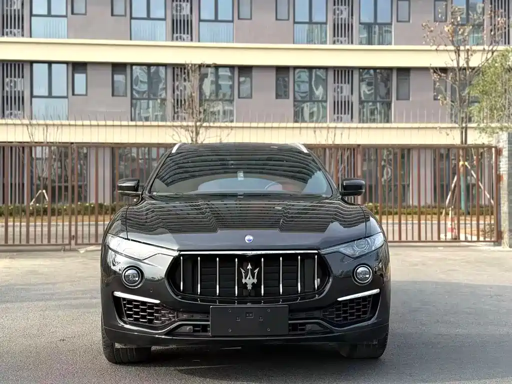 Maserati Levante — фото 2