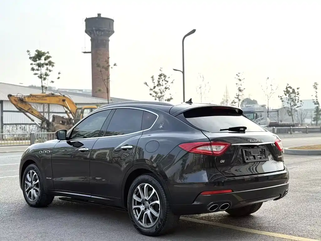 Maserati Levante — фото 6