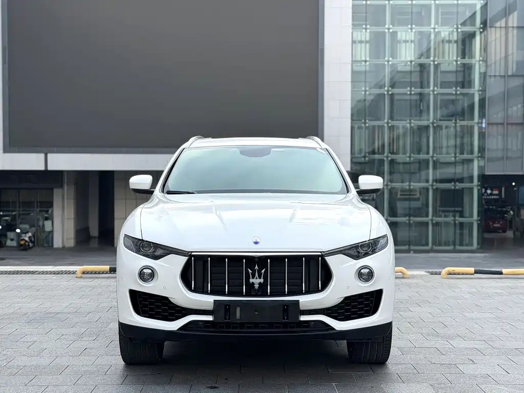 Maserati Levante — фото 2