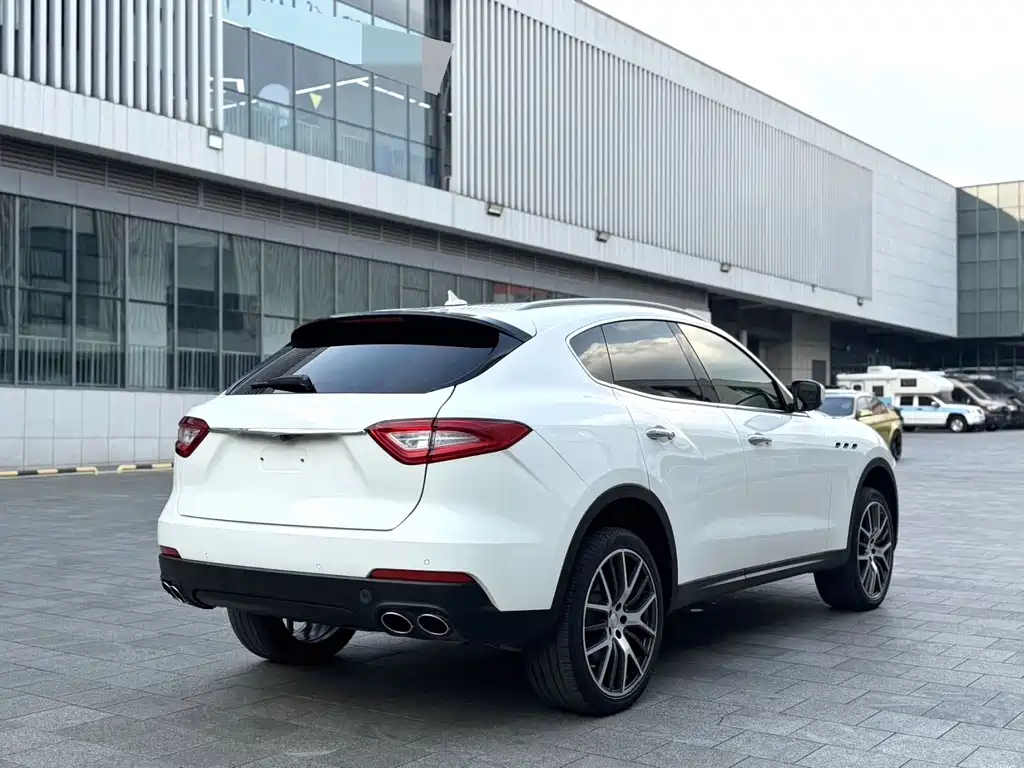 Maserati Levante — фото 8