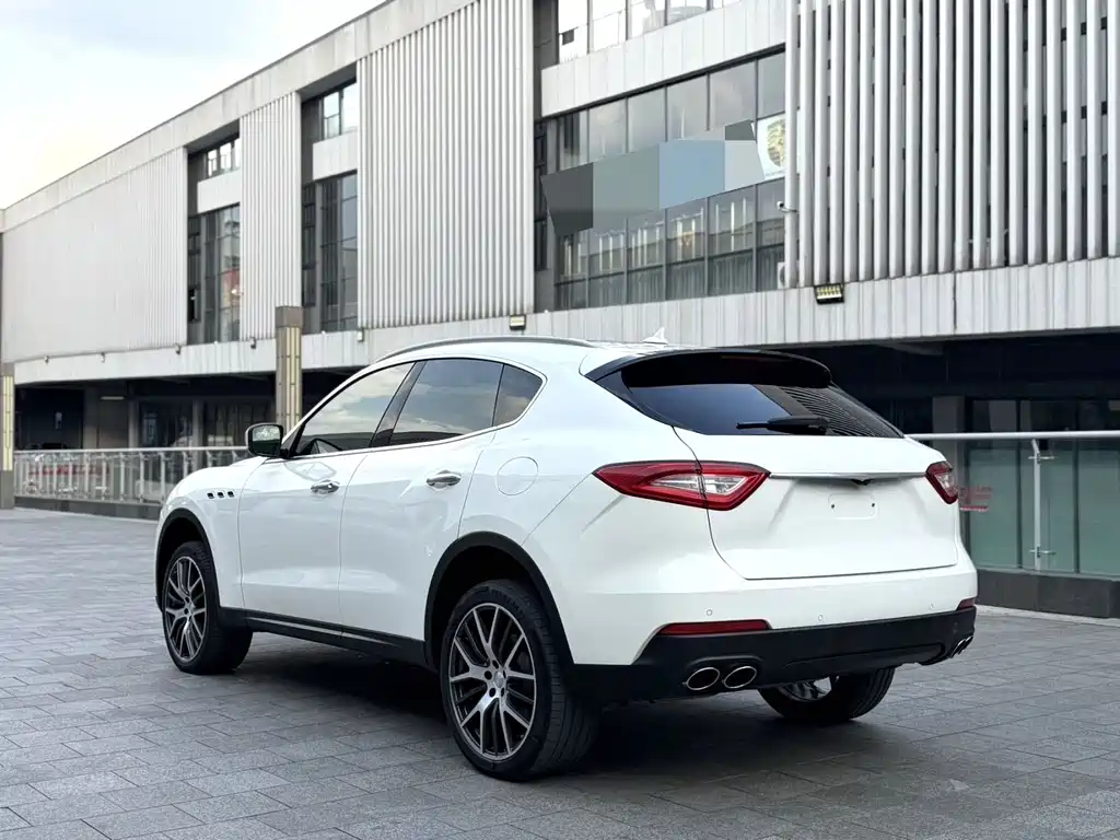 Maserati Levante — фото 9