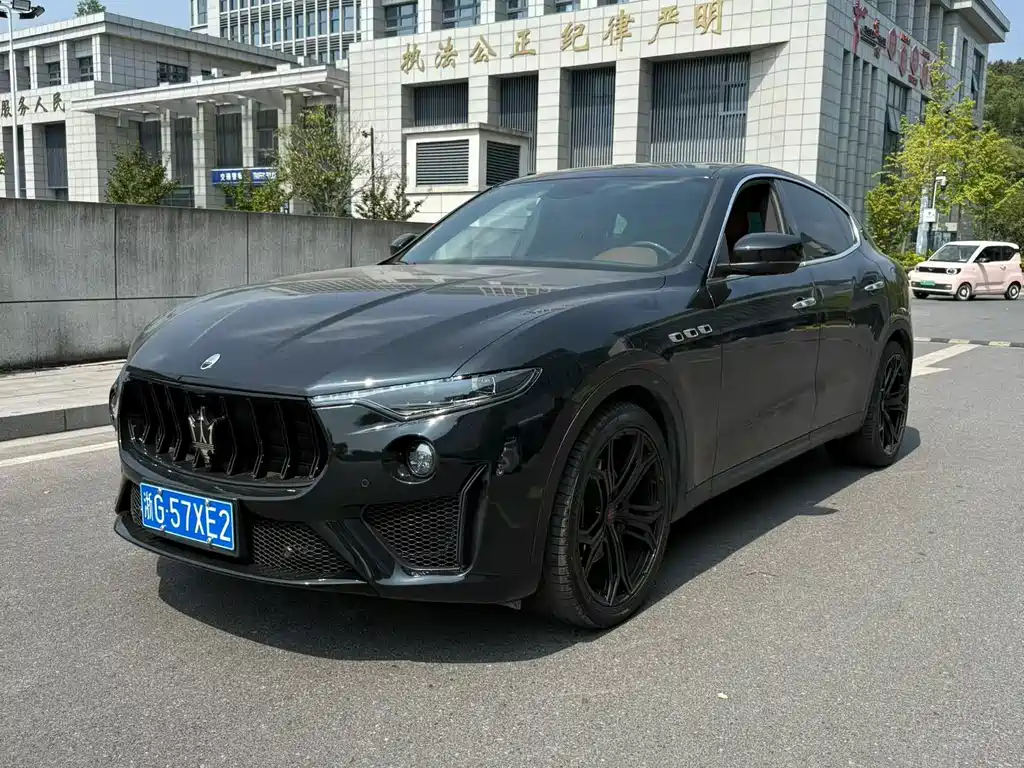 Maserati Levante — фото 2