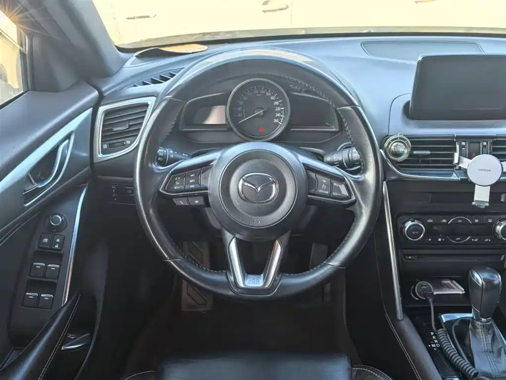 Mazda CX-4 — фото 10