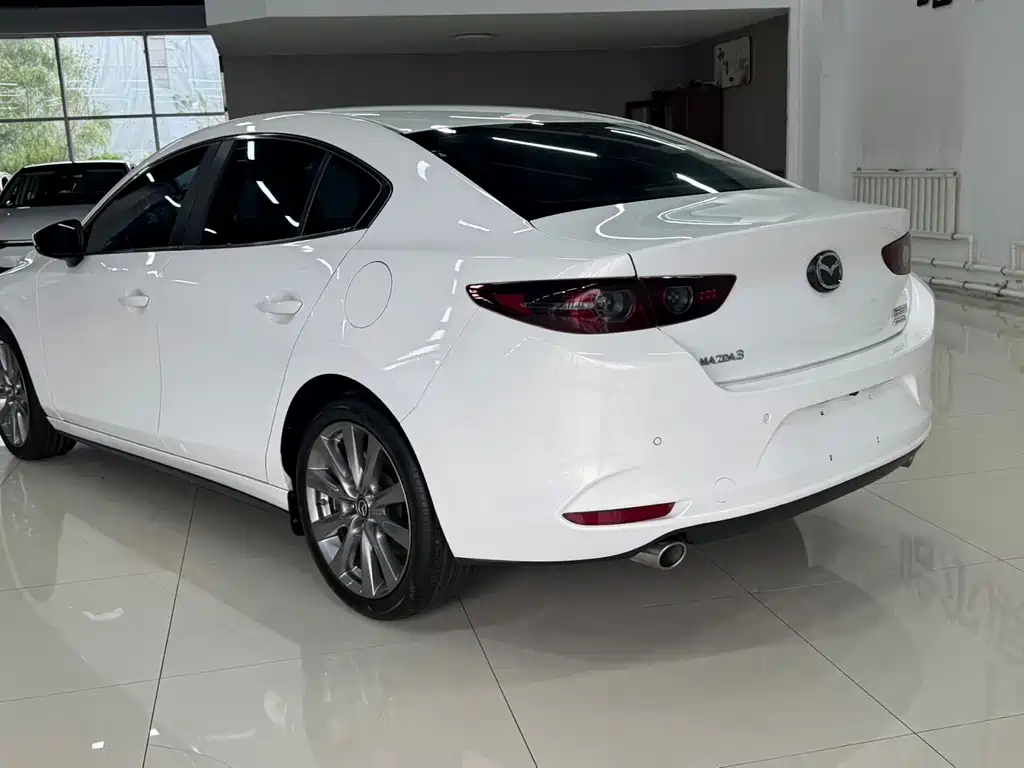 Mazda 3 Axela — фото 4