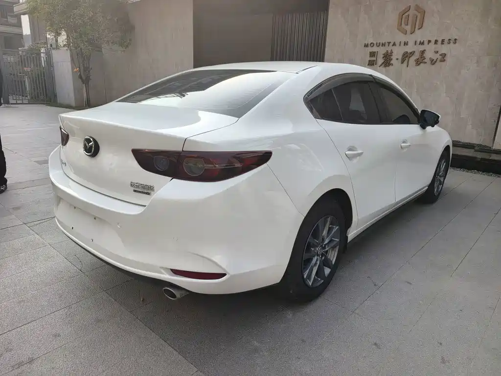 Mazda 3 Axela — фото 9