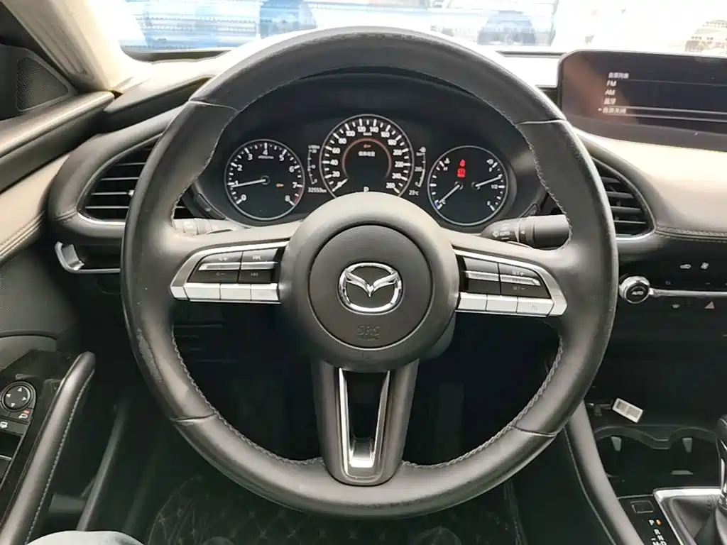 Mazda 3 Axela — фото 11