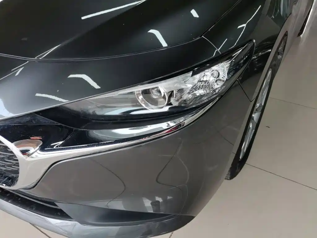 Mazda 3 Axela — фото 18