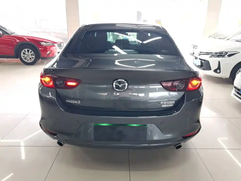 Mazda 3 Axela — фото 4