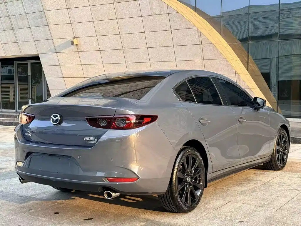 Mazda 3 Axela — фото 15