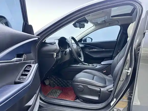 Mazda CX-30 — фото 10