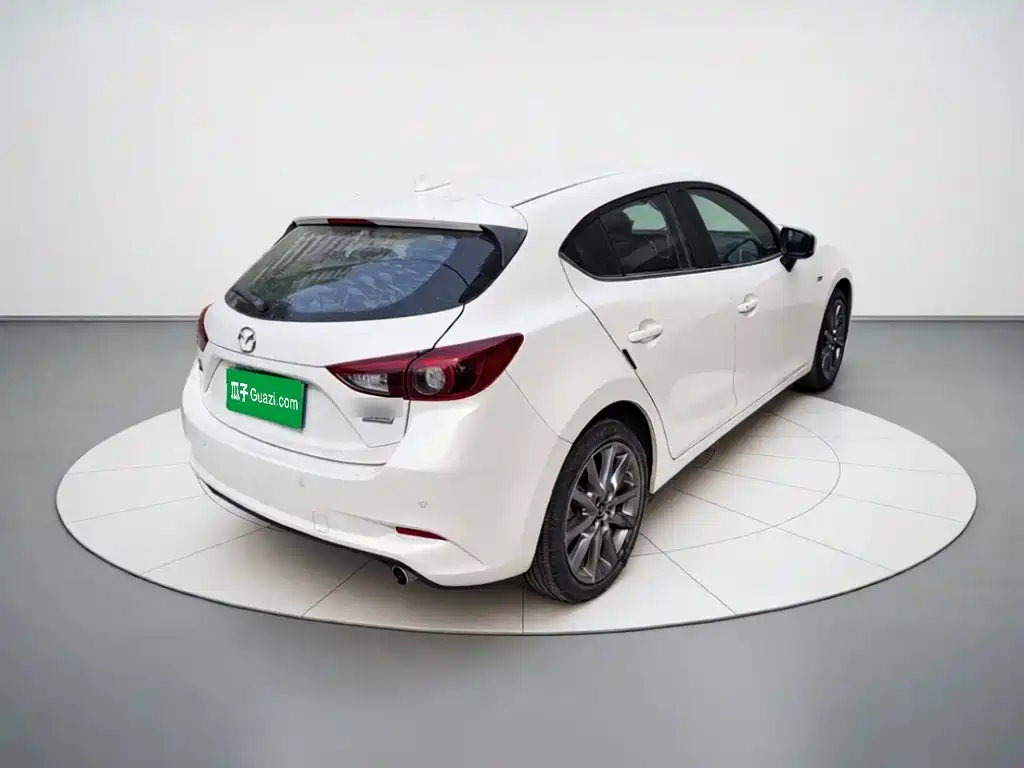 Mazda 3 Axela — фото 4