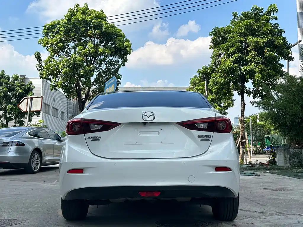 Mazda 3 Axela — фото 9
