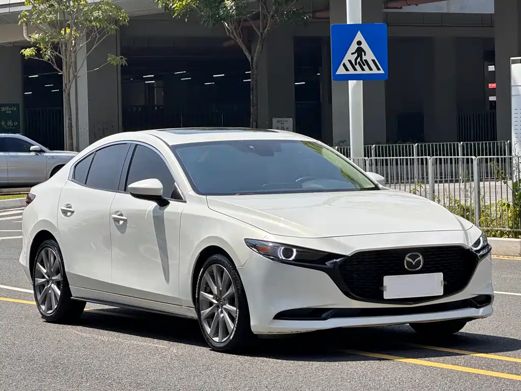 Mazda 3 Axela — фото 3