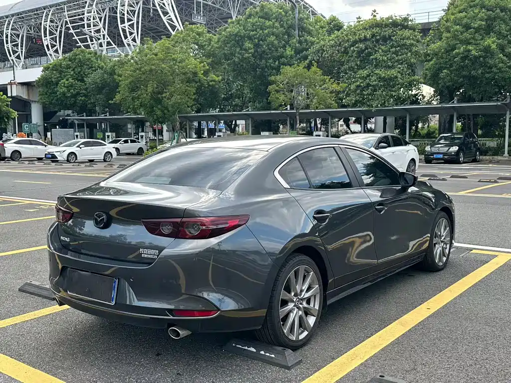 Mazda 3 Axela — фото 4
