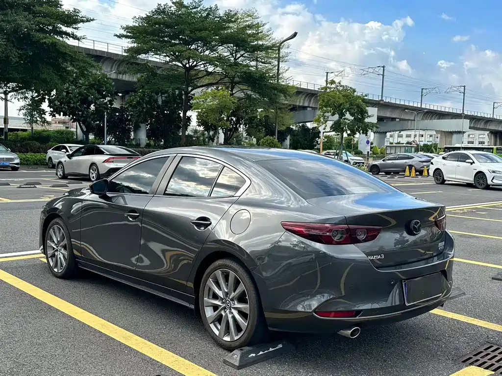 Mazda 3 Axela — фото 6
