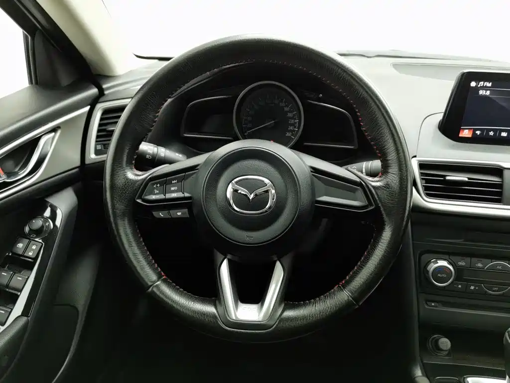 Mazda 3 Axela — фото 11
