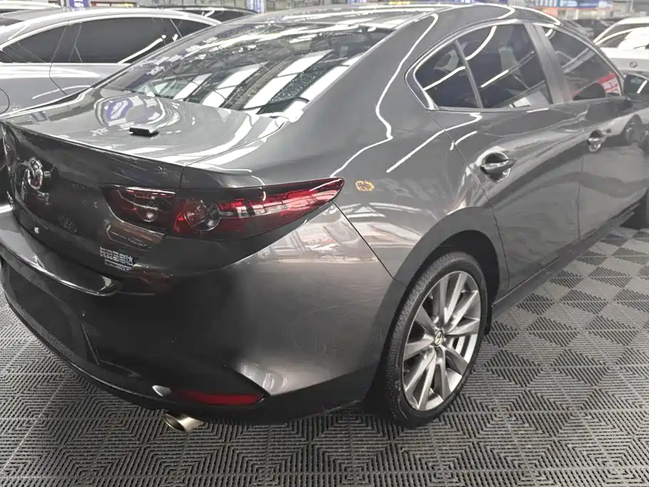 Mazda 3 Axela — фото 3