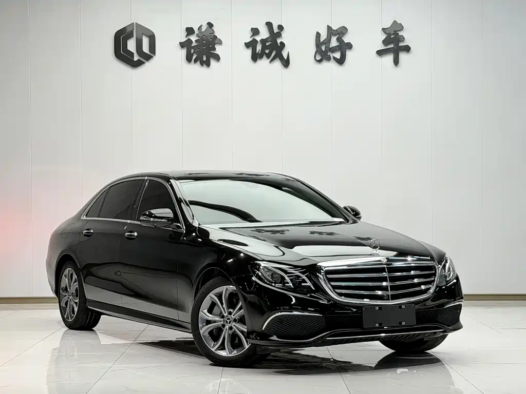 Mercedes-Benz E-Class — фото 3