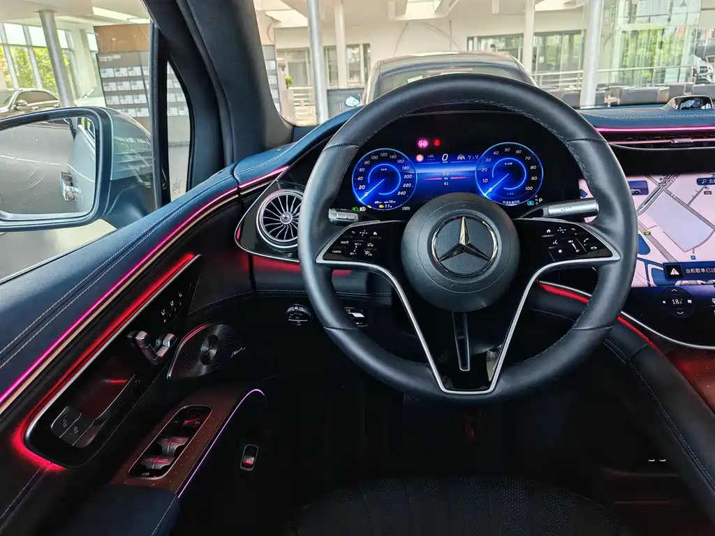 Mercedes-Benz EQS SUV — фото 7