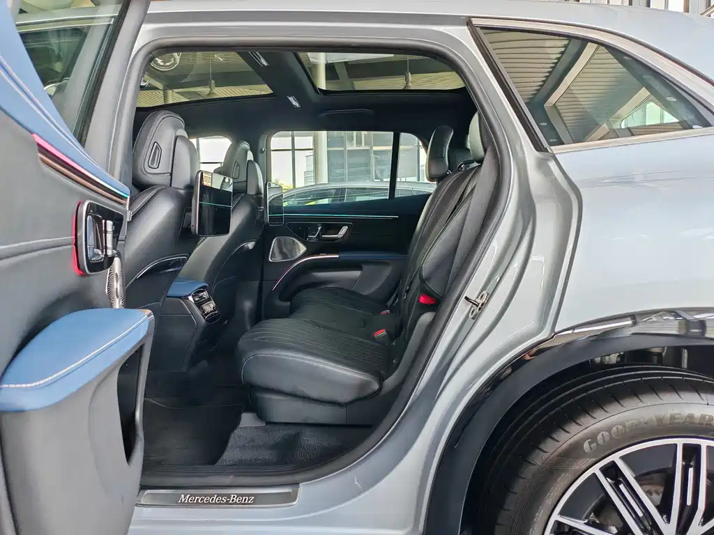 Mercedes-Benz EQS SUV — фото 10