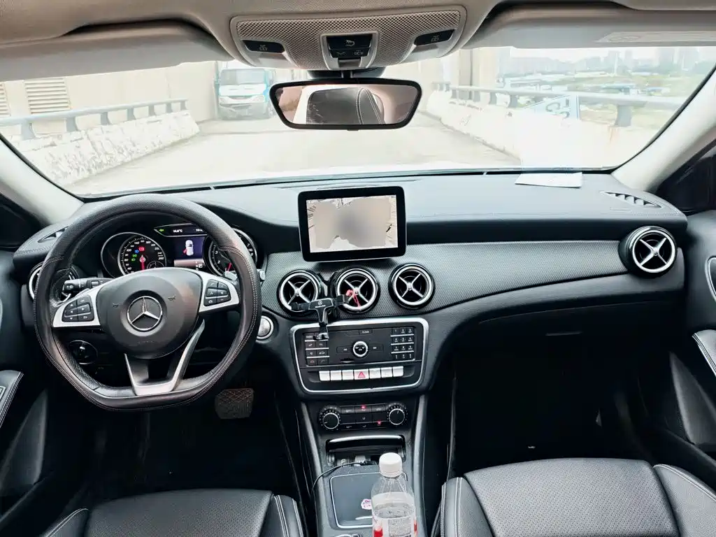 Mercedes-Benz GLA — фото 10