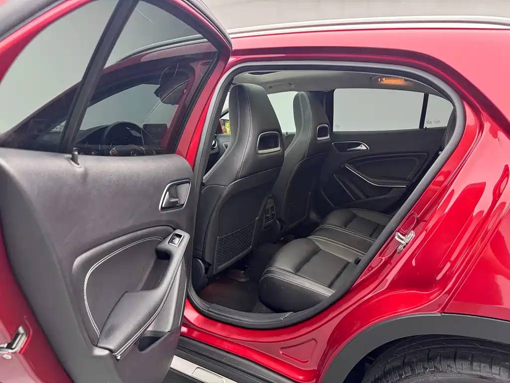 Mercedes-Benz GLA — фото 6