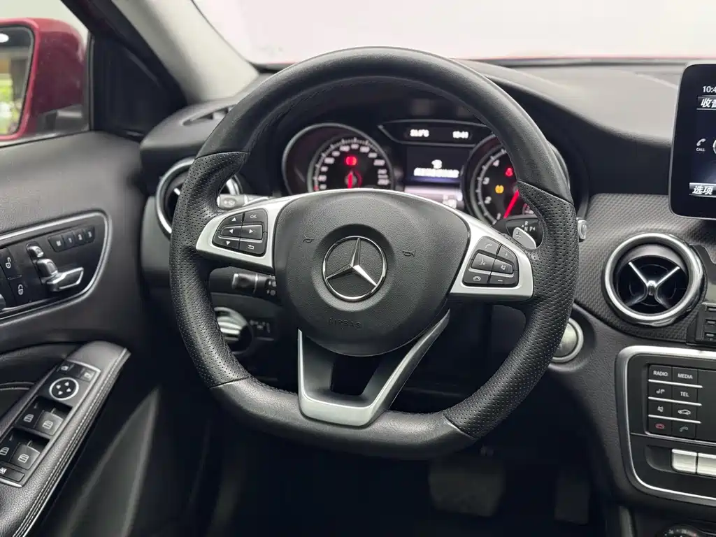Mercedes-Benz GLA — фото 7